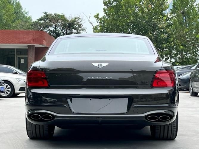 2024款欧版宾利飞驰 S 2.9T混动最新行情 配置解析