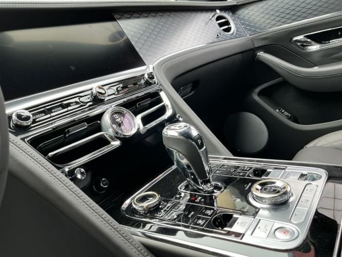 2024款欧版宾利飞驰 S 2.9T混动最新行情 配置解析