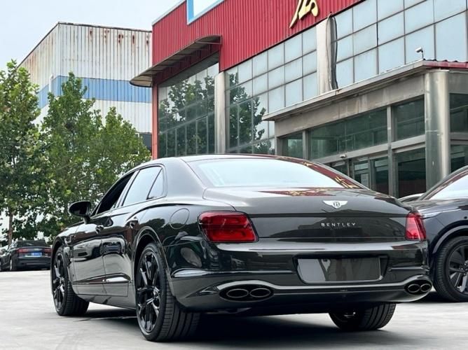 2024款欧版宾利飞驰 S 2.9T混动最新行情 配置解析