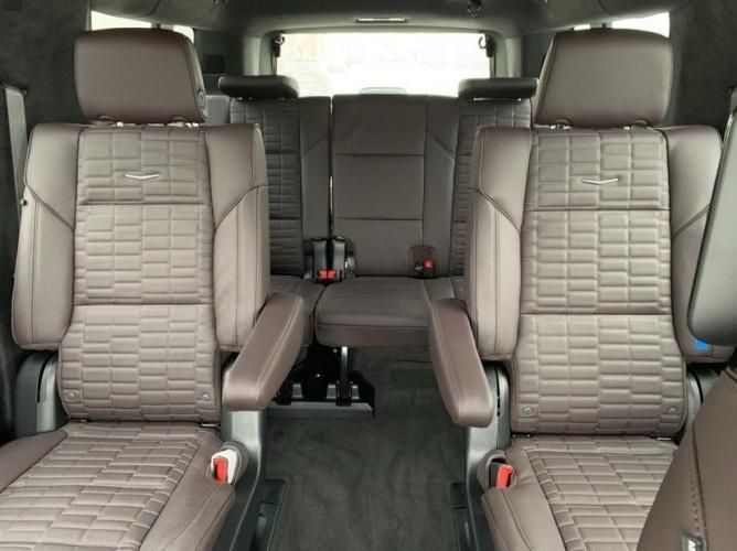 2024款加版柴油 凯雷德3.0T 七座加长 运动铂金港口报价148万谈