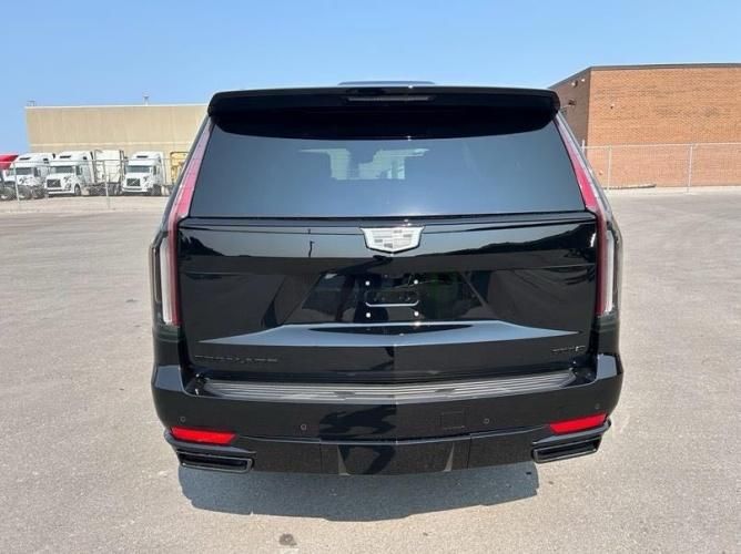 2024款加版柴油 凯雷德3.0T 七座加长 运动铂金港口报价148万谈