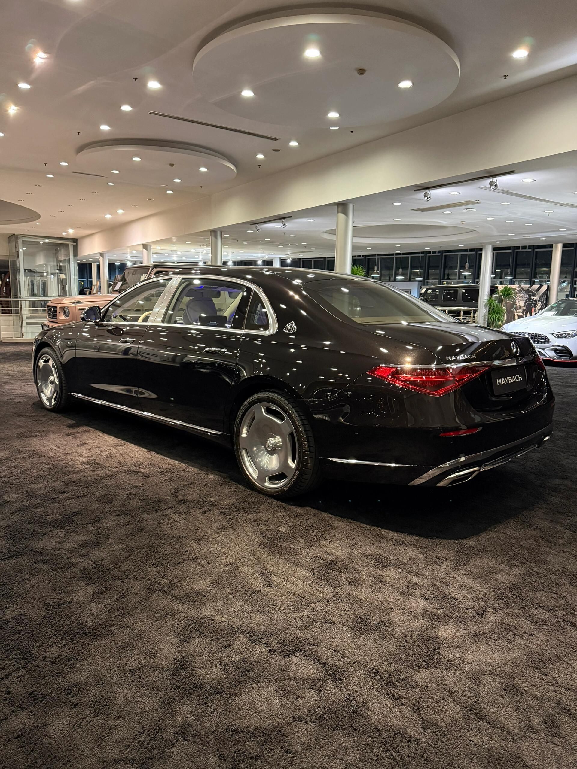 2025 款迈巴赫 S680 极致奢华的陆地座驾