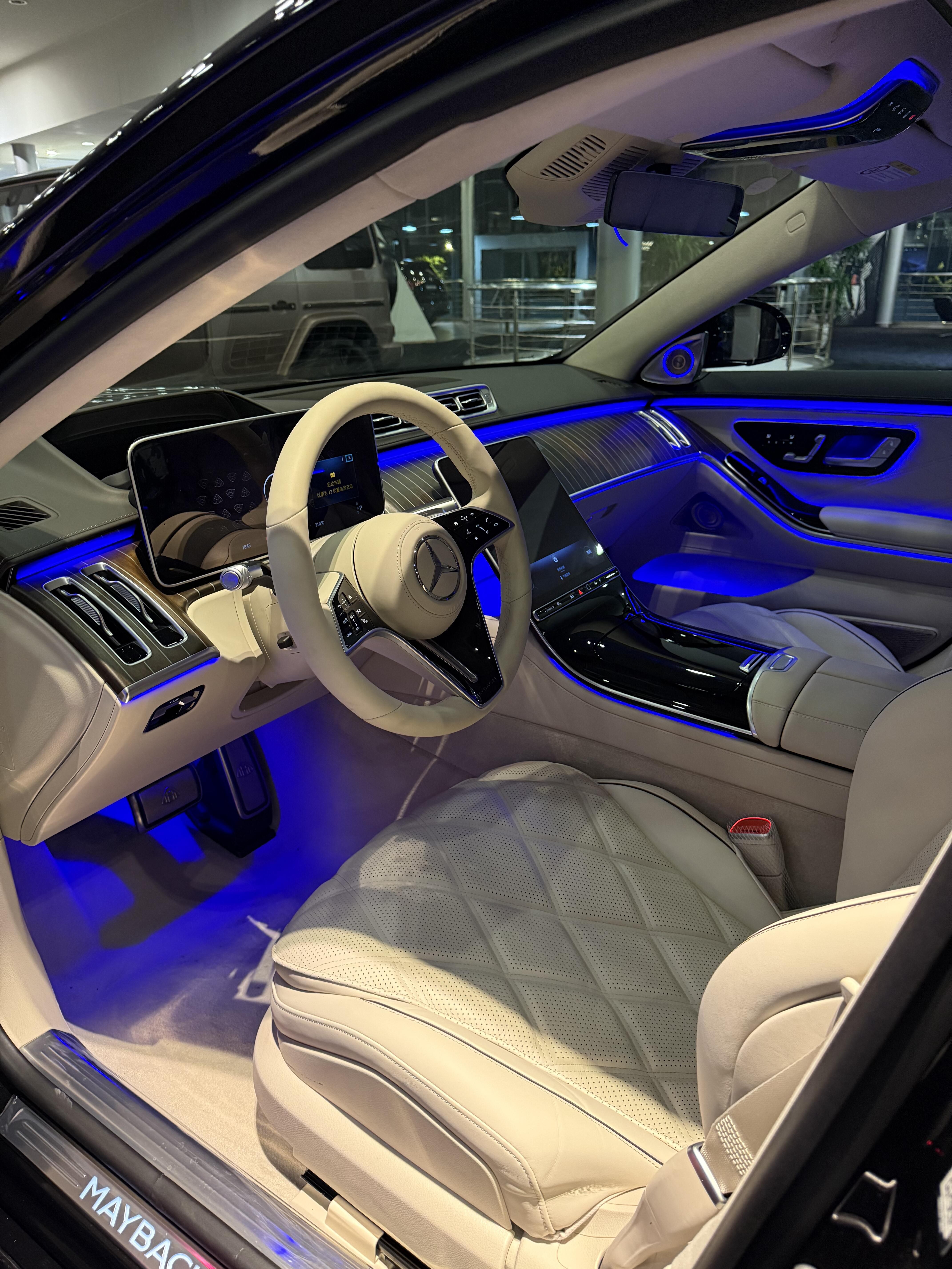 2025 款迈巴赫 S680 极致奢华的陆地座驾