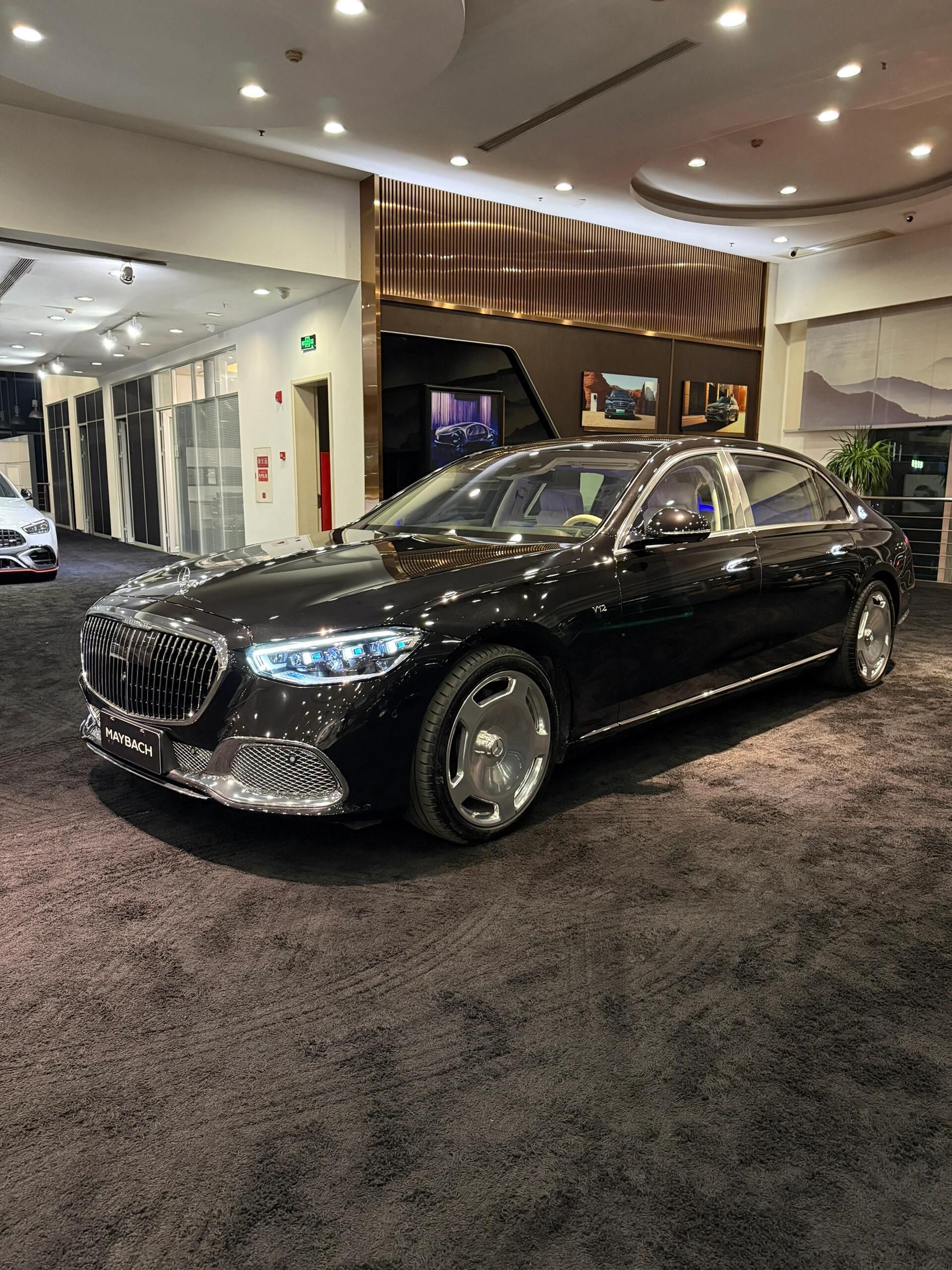 2025 款迈巴赫 S680 极致奢华的陆地座驾