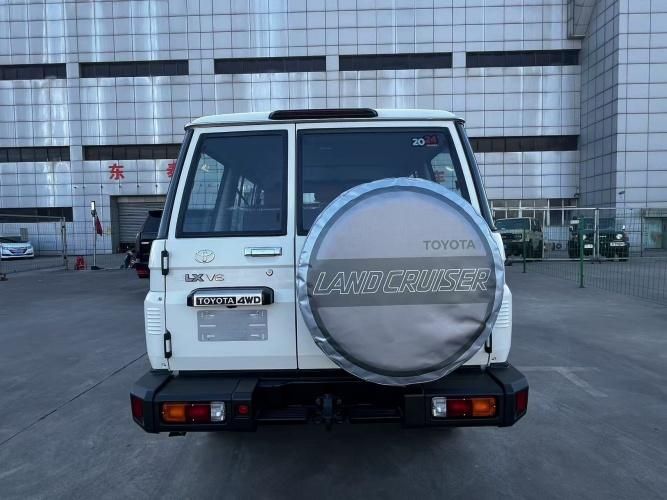 2024款丰田酷路泽LC76 4.0 自动 汽油 梅花灯现车报价84万谈