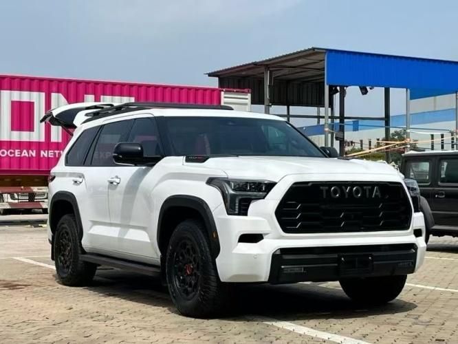 2024款加版丰田红杉3.5T TRD PRO 7座18轮最新价格 配置解析