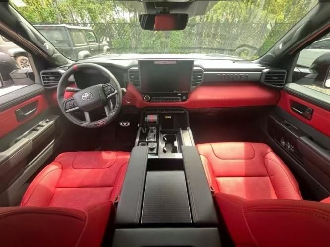 2024款加版丰田红杉3.5T TRD PRO 7座18轮最新价格 配置解析