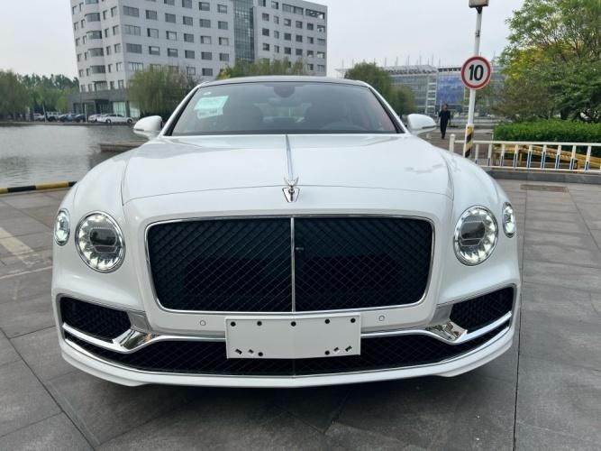 2024款中规宾利飞驰4.0T V8 五座现车价格优惠30万