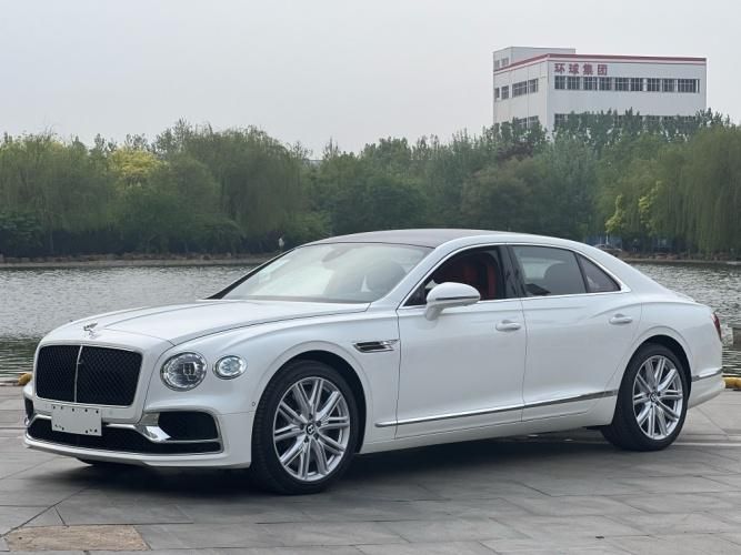 2024款中规宾利飞驰4.0T V8 五座现车价格优惠30万