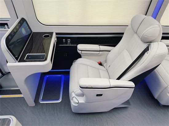 红旗国悦授权商务车定制中心大隆商务车