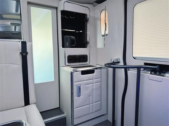 红旗国悦授权商务车定制中心大隆商务车