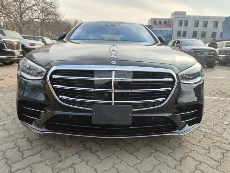 奔驰S580 25款 四驱 后轮4.5度转向 独家包 顶峰包 暗夜运动包