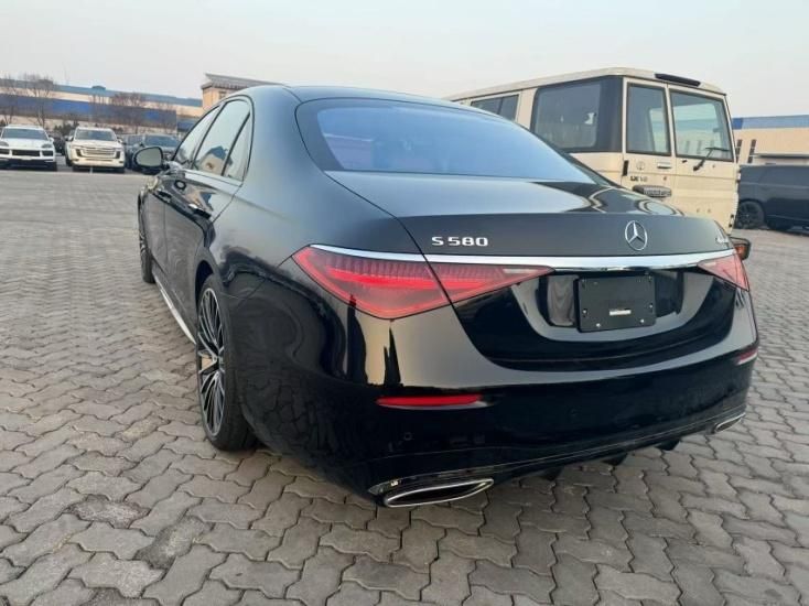 奔驰S580 25款 四驱 长轴 黑红 天津最新报价210万