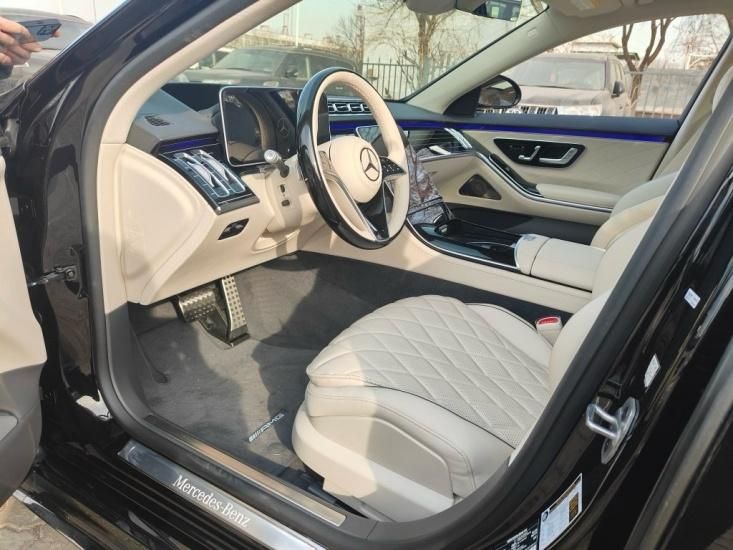 奔驰S580 25款 四驱 后轮4.5度转向 独家包 顶峰包 暗夜运动包