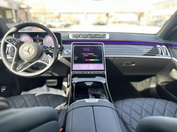 奔驰S580 25款 四驱 长轴  黑黑 天津最新报价185万