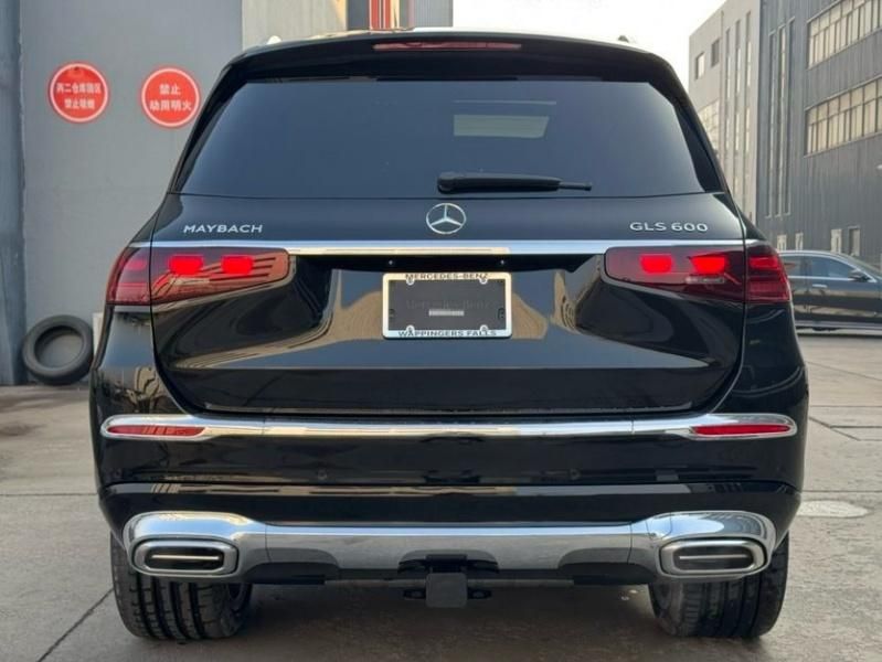 2025款奔驰迈巴赫GLS600 黑色金属漆 丹霞红内饰