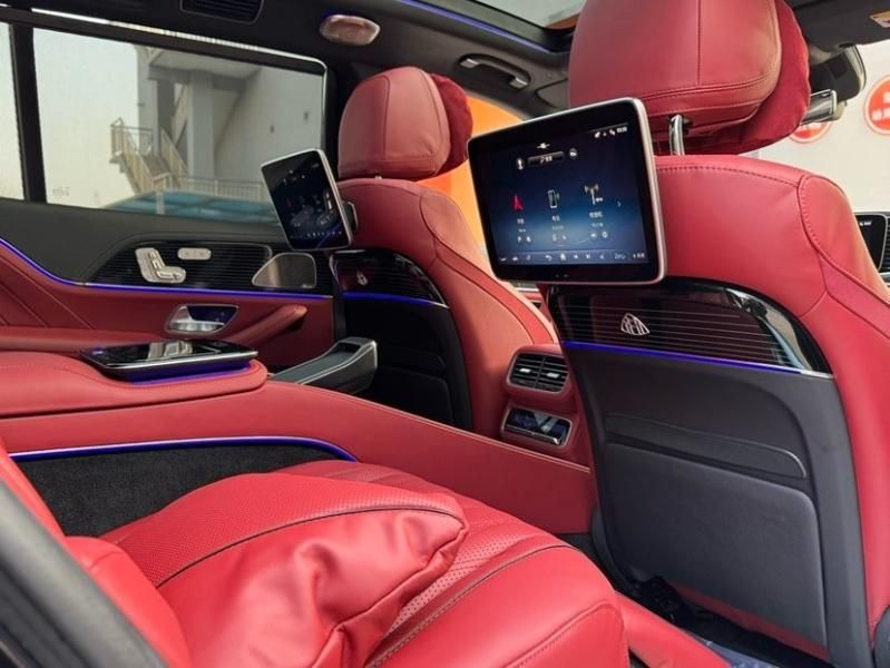 2025款奔驰迈巴赫GLS600 黑色金属漆 丹霞红内饰