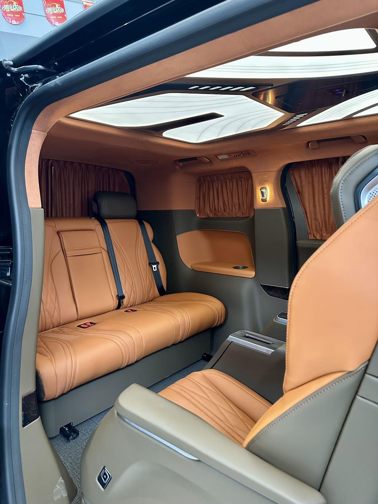 商务与家庭出行的全能之选，一汽纵横家商务车