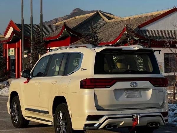 24 款丰田酷路泽 4.0L，零百加速成绩8.16秒