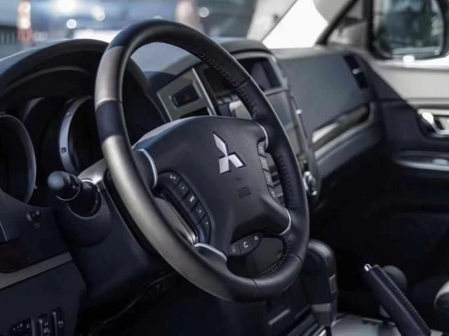 中东版纯进口三菱帕杰罗V93，省油