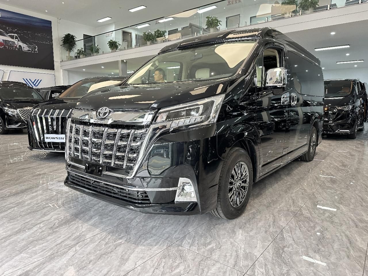 吊打埃爾法，進(jìn)口豐田海獅商務(wù)車