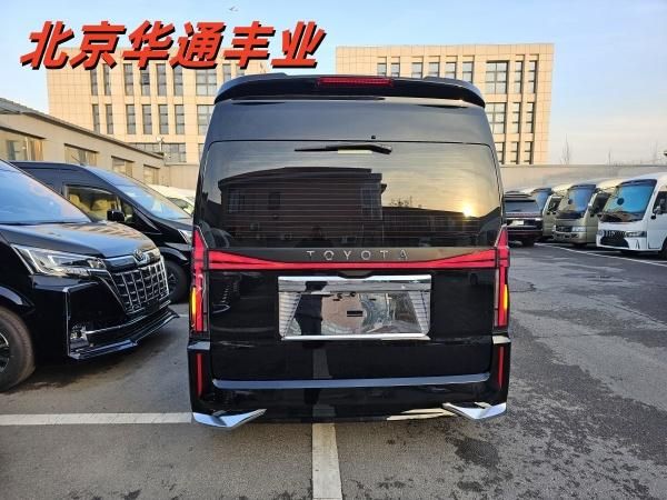 丰田海狮7座商务车参数配置表‌45 2025款丰田海狮7座油耗实测‌