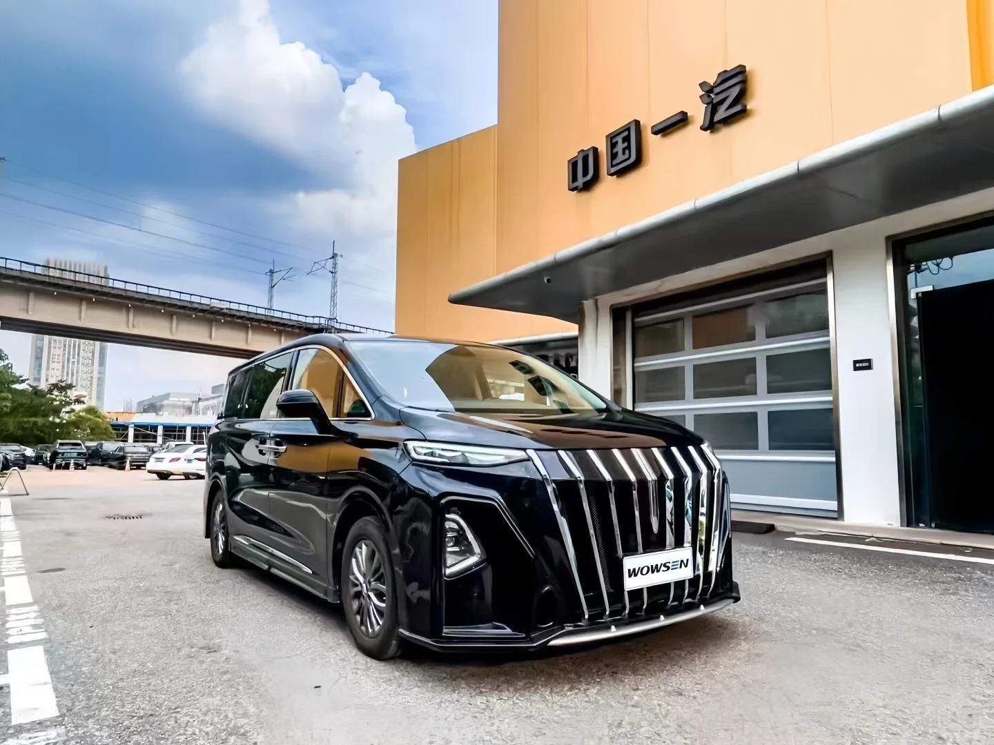 一汽纵横家:红旗HQ9的“亲民孪生兄弟”