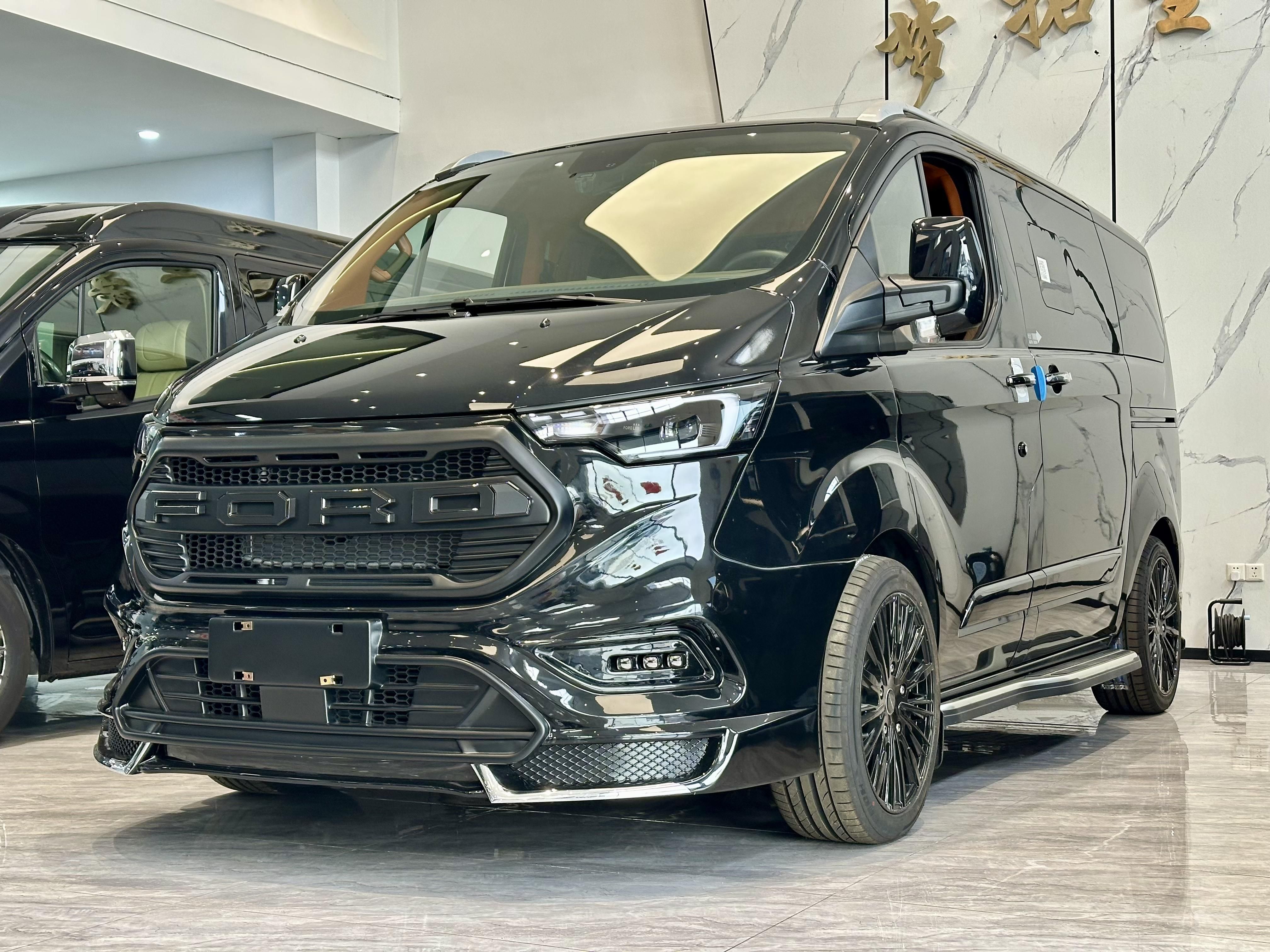 福特黑武士商务车:全能豪华mpv