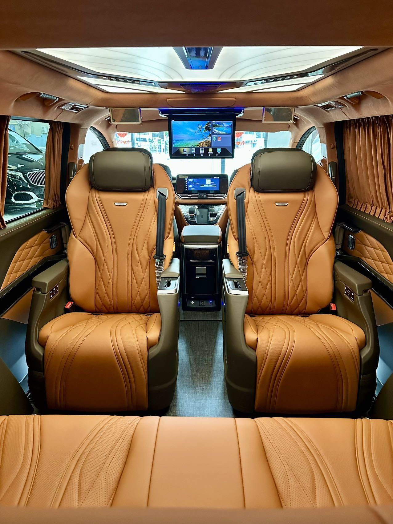 一汽纵横家商务车：全能豪华MPV的市场革新者