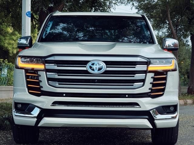 全新丰田酷路泽LC300 4.0L深度评测：硬核越野的传承与革新