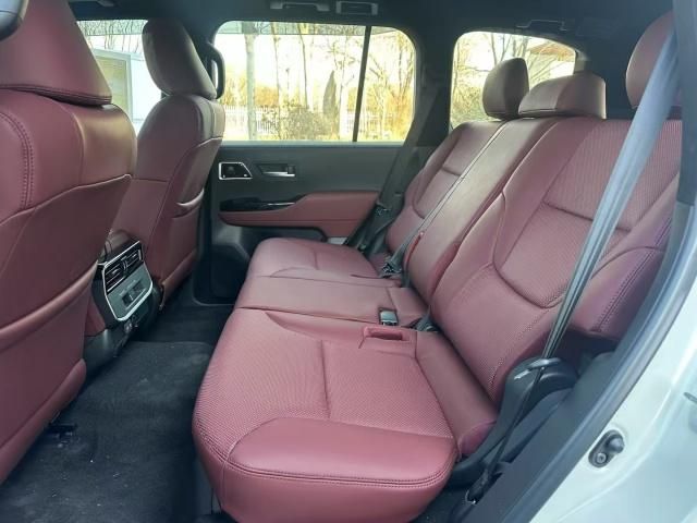 全新丰田酷路泽LC300 4.0L深度评测：硬核越野的传承与革新