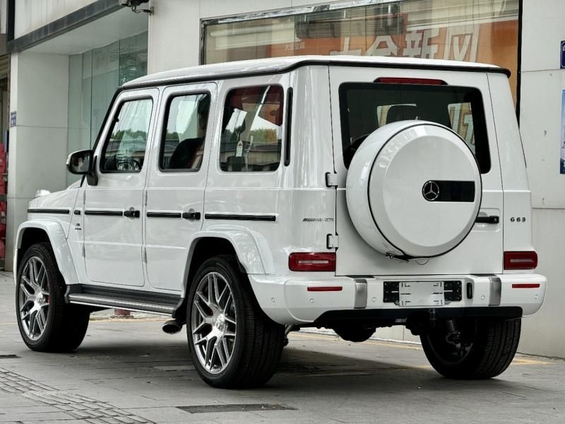 2025款奔驰G63 AMG韩版 22轮白/红天津最新报价262万