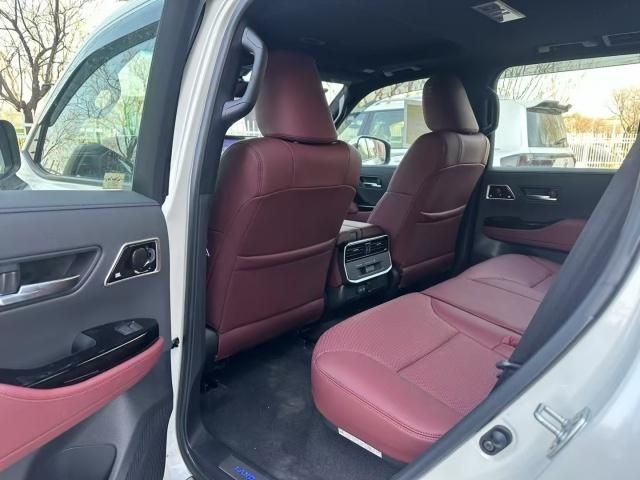 全新丰田酷路泽LC300 4.0L深度评测：硬核越野的传承与革新