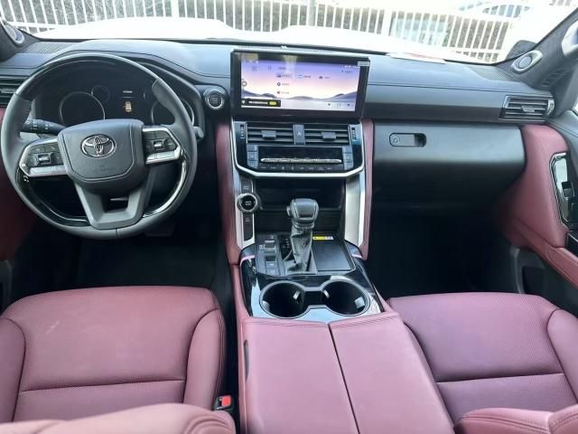 全新丰田酷路泽LC300 4.0L深度评测：硬核越野的传承与革新