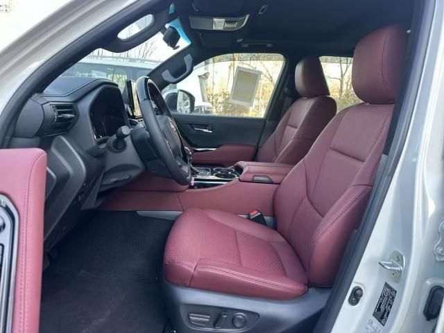 全新丰田酷路泽LC300 4.0L深度评测：硬核越野的传承与革新