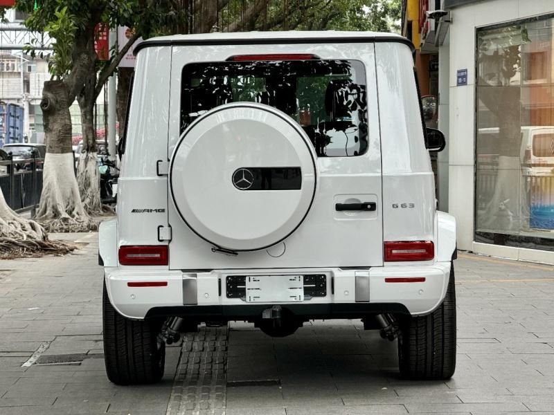 2025款奔驰G63 AMG韩版 22轮白/红天津最新报价262万