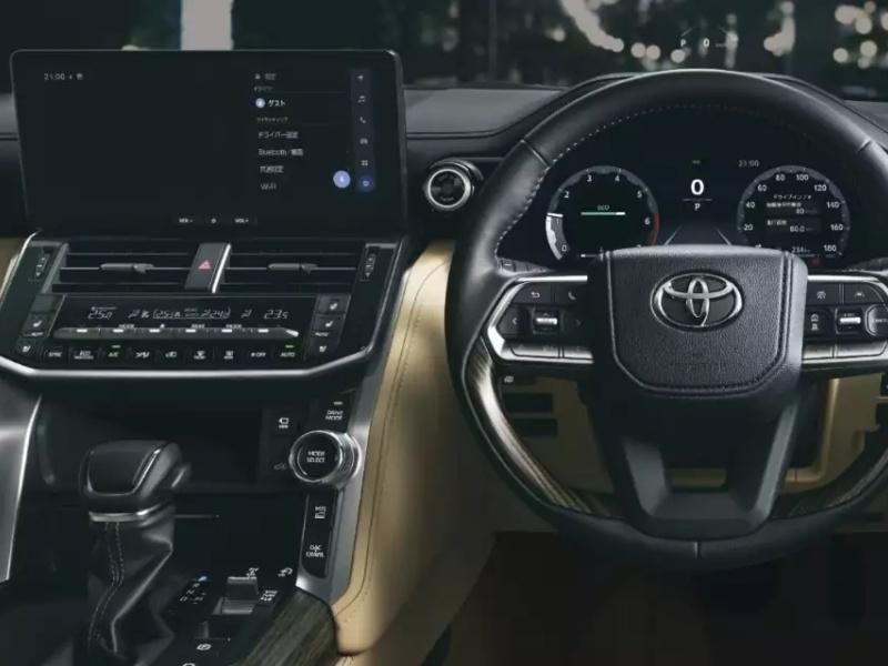 2025款丰田酷路泽已到港，中东版进行了了首次适度更新