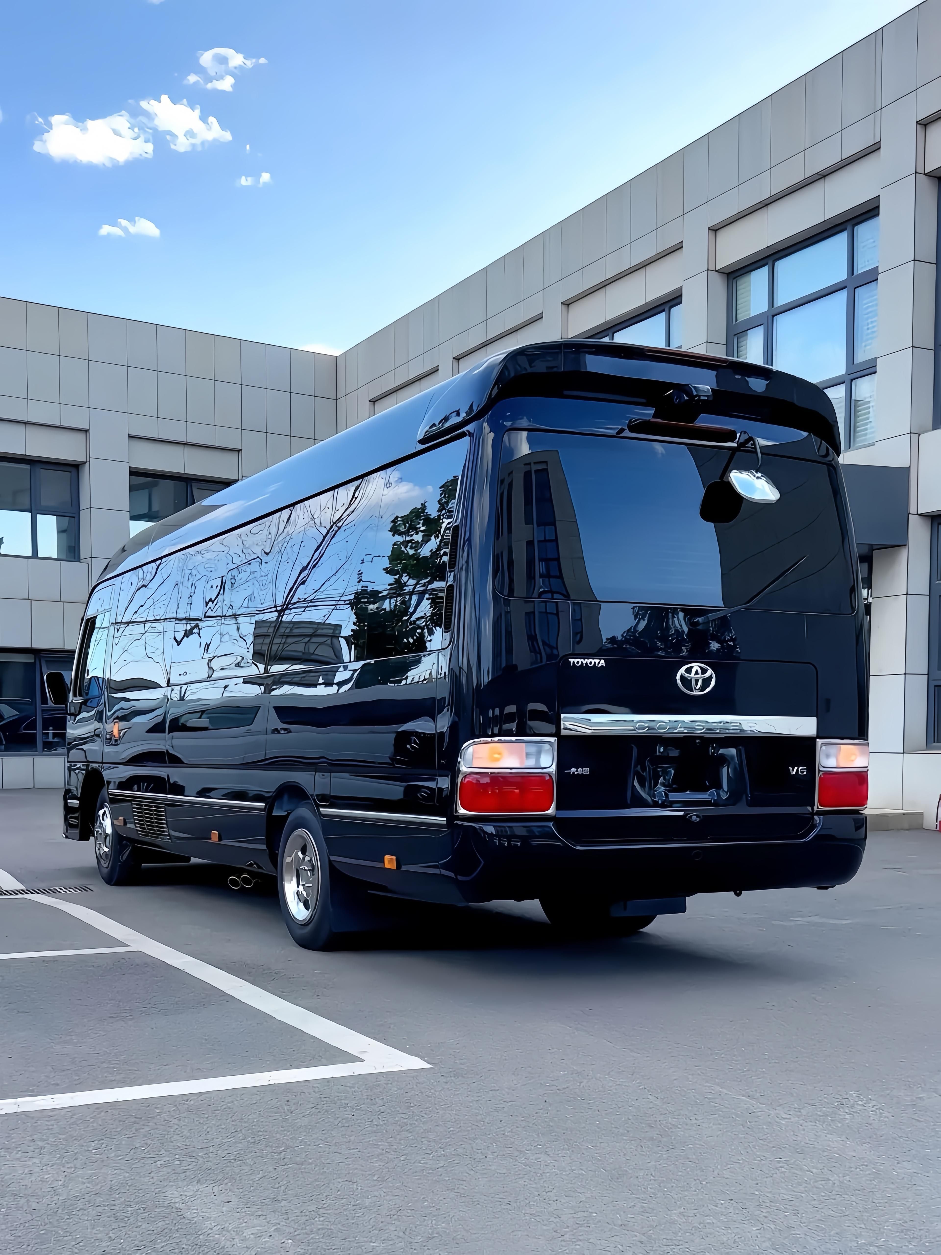 丰田考斯特:商务最高级接待