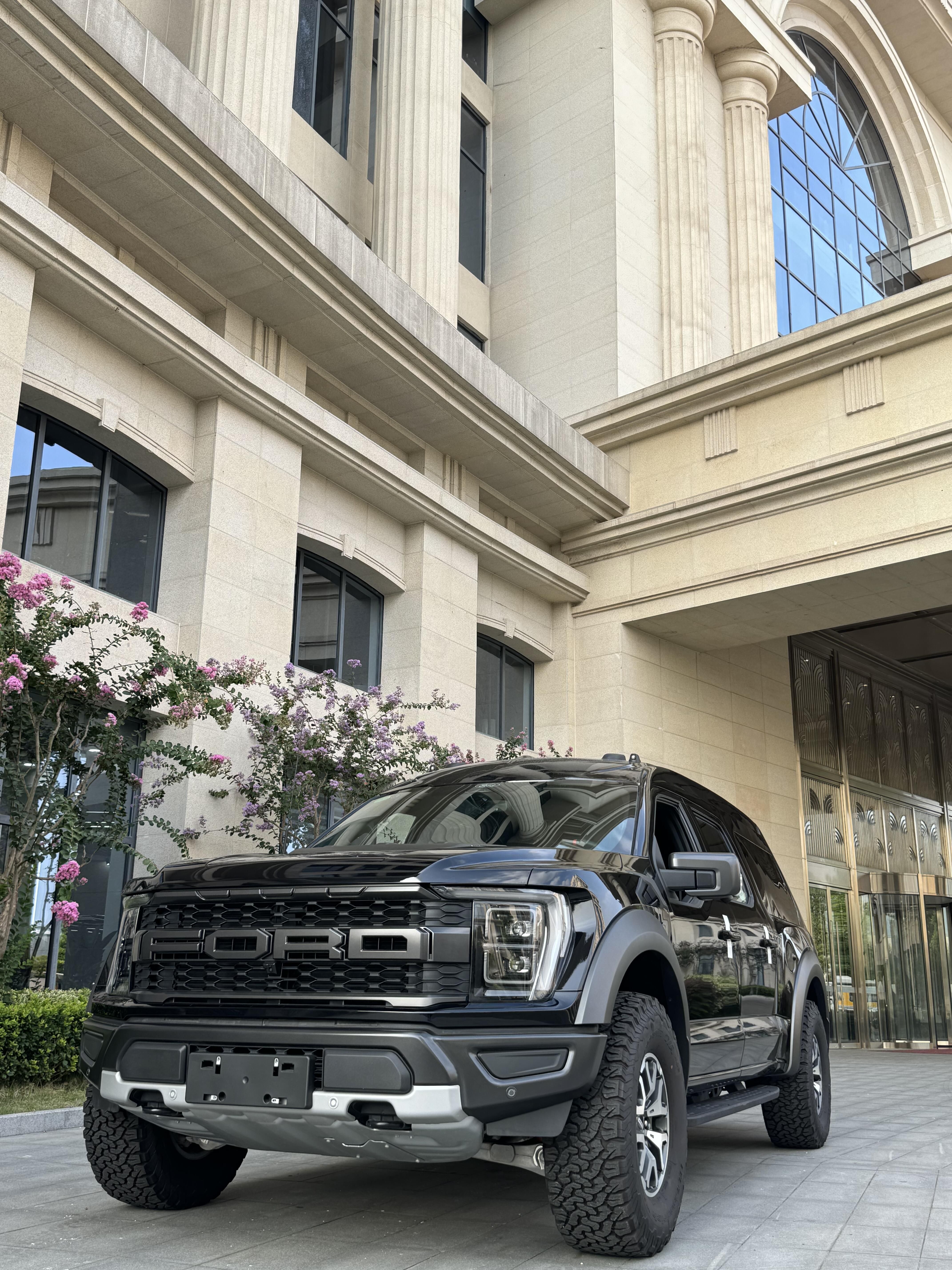 福特勇猛者：可商务可越野