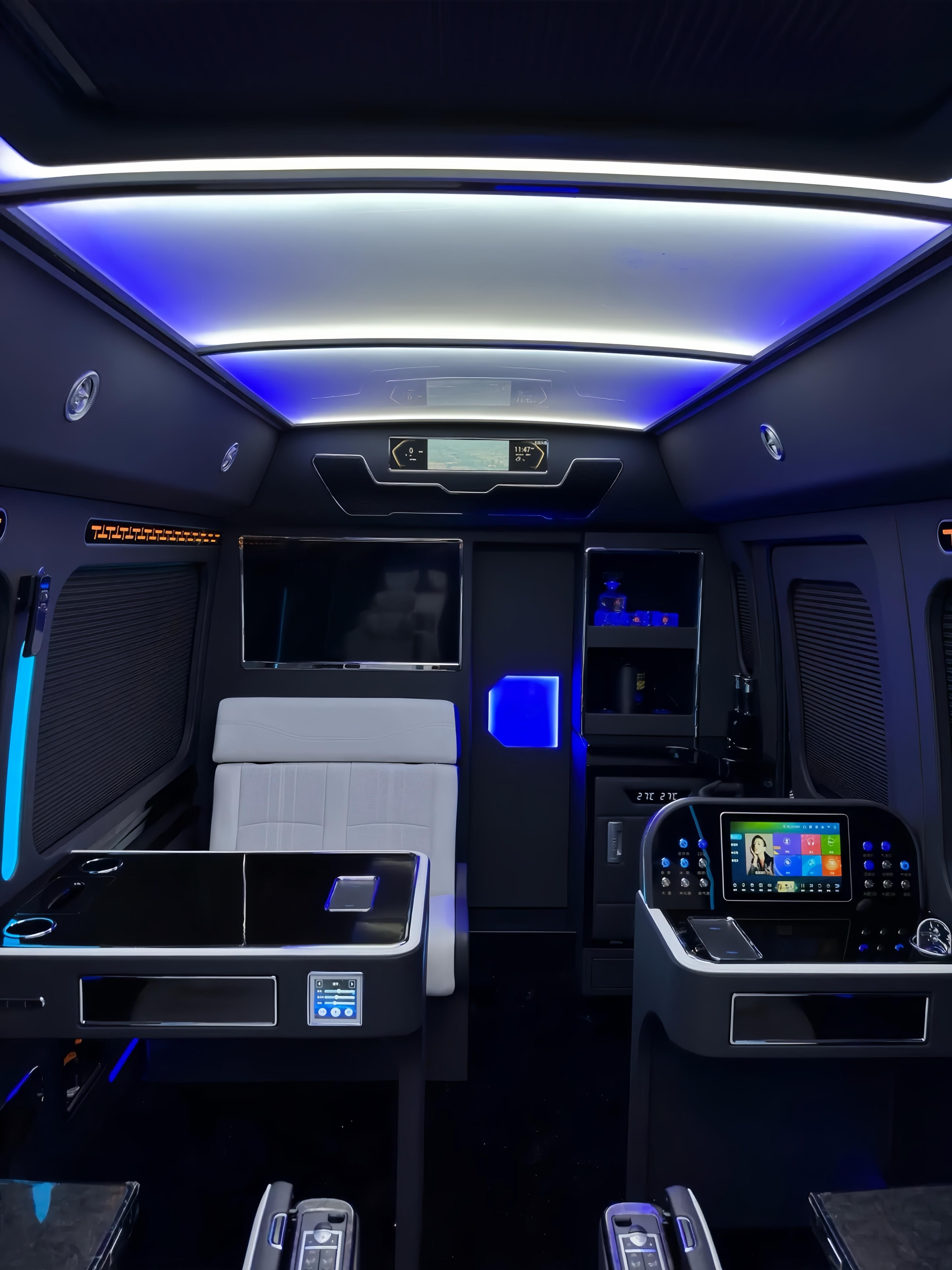 丰田考斯特：尊贵商务旗舰，定义移动会客厅新标准  