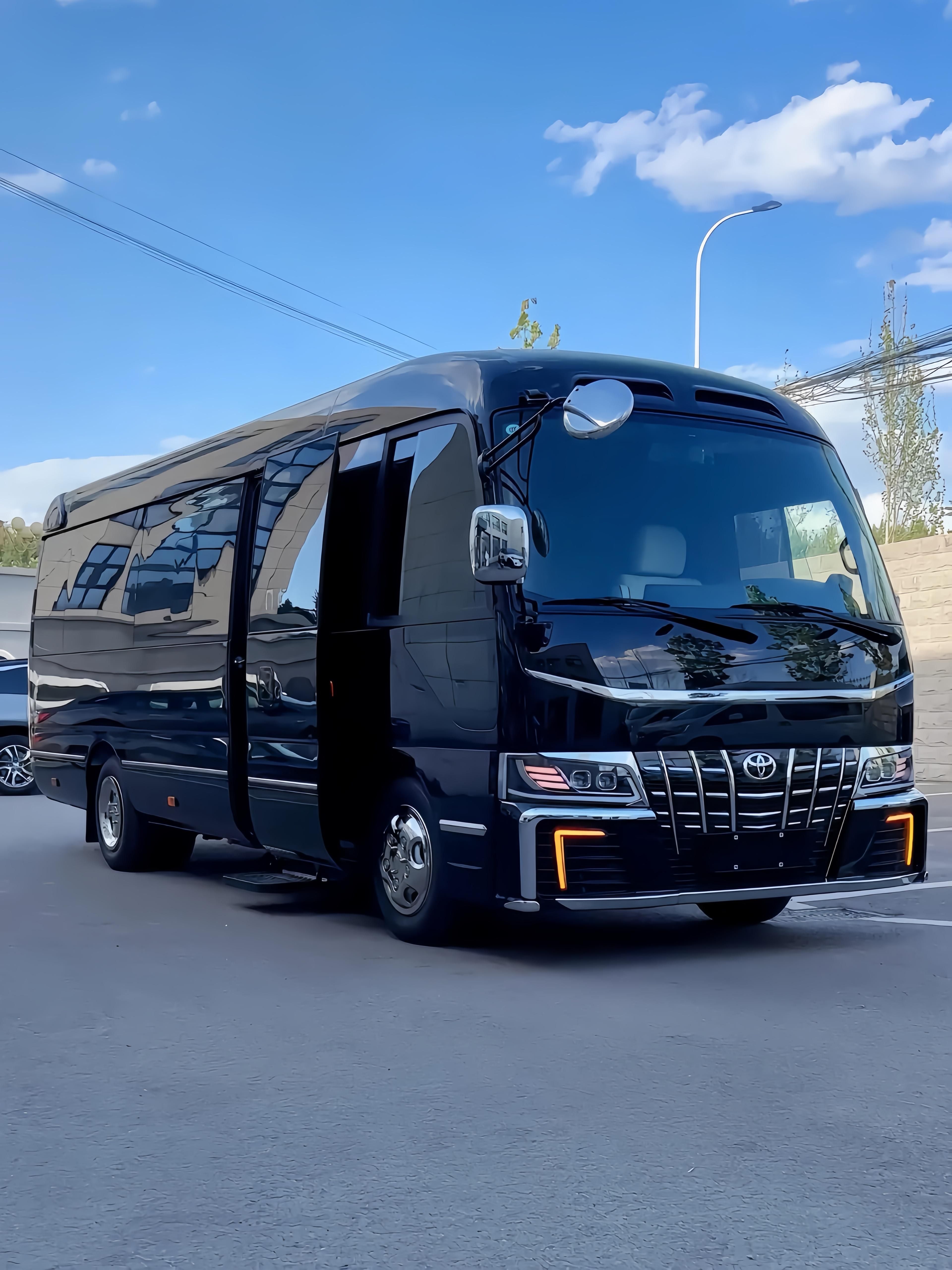 丰田考斯特：尊贵商务旗舰，定义移动会客厅新标准  