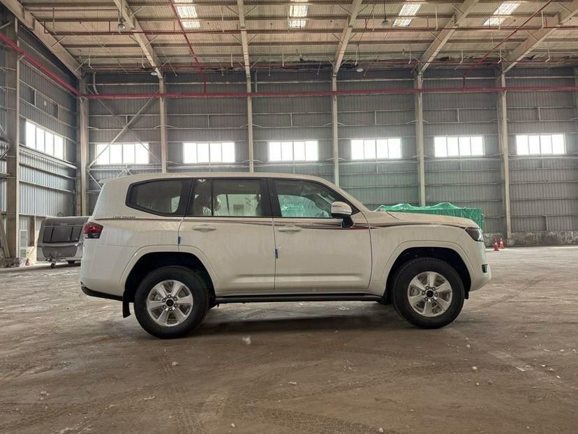2025款丰田酷路泽4000 GXR 8气 18轮 丝绒天津现车报价73万