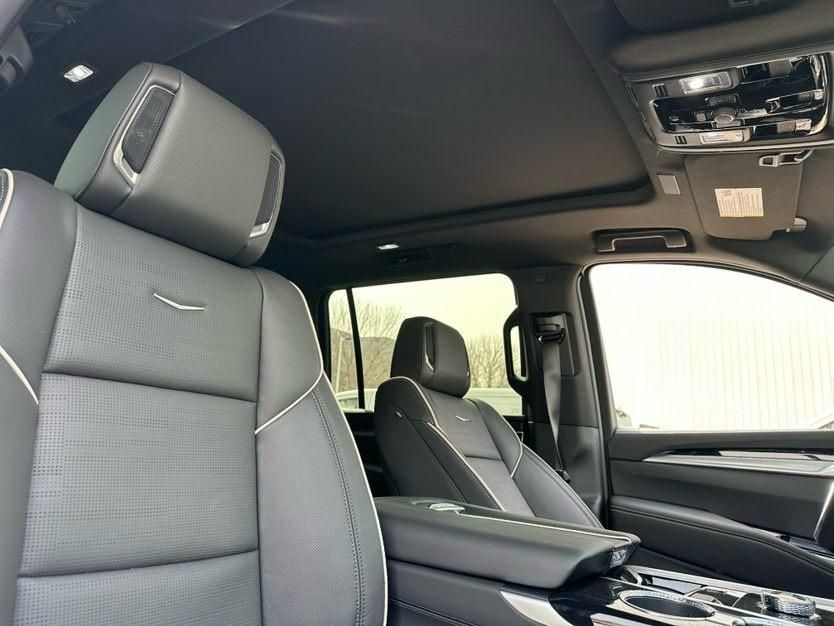 2025款凯迪拉克 凯雷德 6.2L 加长 运动天津现车最新报价及图片