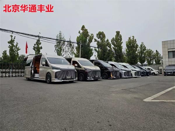 2025款丰田海狮7座报价 丰田海狮配置图片