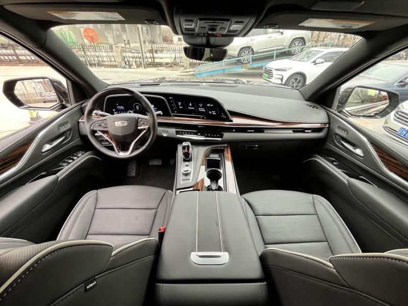 2024款凯迪拉克 凯雷德 3.0T 柴油ESV 加长高级豪华版报价128万