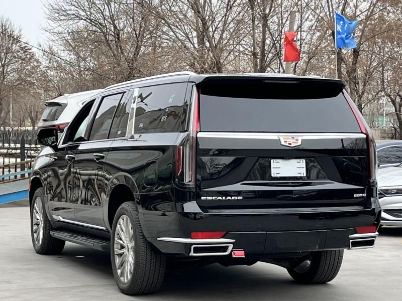 2024款凯迪拉克 凯雷德 3.0T 柴油ESV 加长高级豪华版报价128万