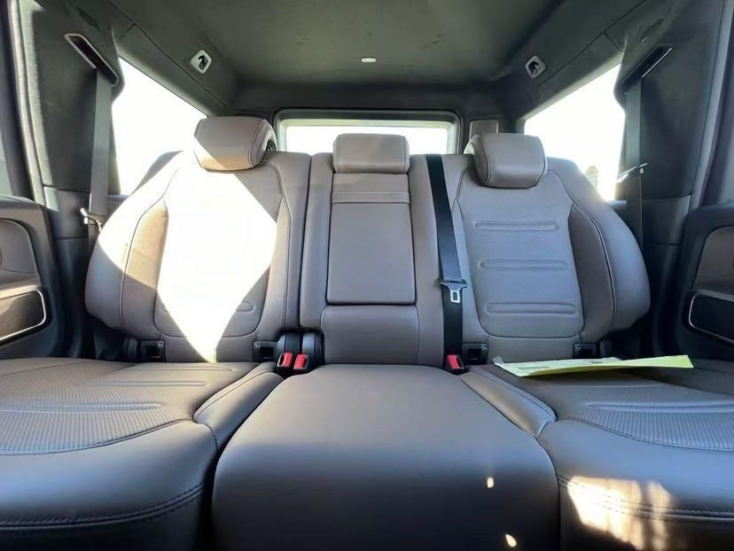 2025款奔驰G450d 柴油 韩版 颜色:白/咖天津现车最新报价172万