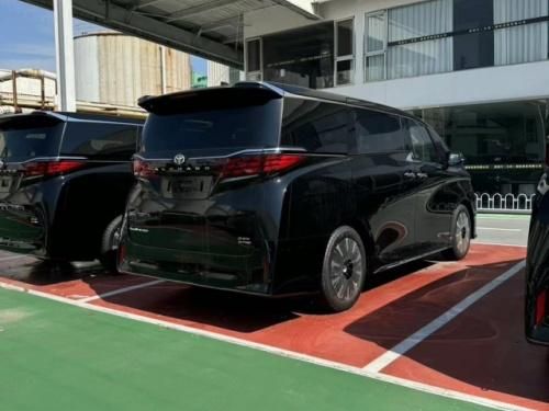 2025新款埃尔法价格 外观不变内饰升级，搭2.5L混动