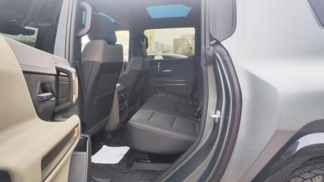 平行进口 25款悍马EV 3X SUV 港口现车实拍 价格直跌50万