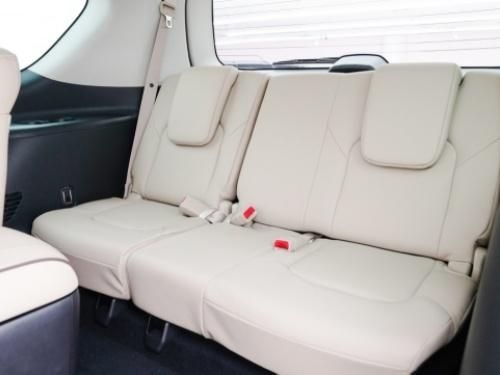 跌破70万 天津港日产阿曼达5.6L现车行情分期价格多少钱